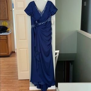 Brand New Navy blue Mother of the Bride dress✨